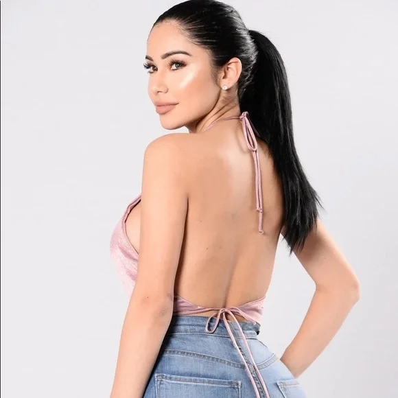 💕😍❤️MAKE AN OFFER! MUAVE OPEN BACK SATIN TOP😍💕 - Picture 2 of 4